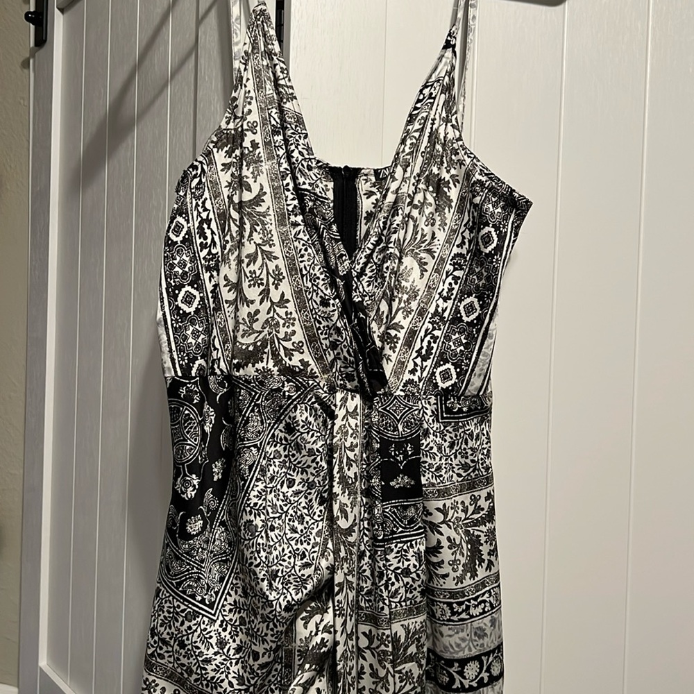 NWT Zara Women’s Dress - Satin Like Black and cream pattern - Large
